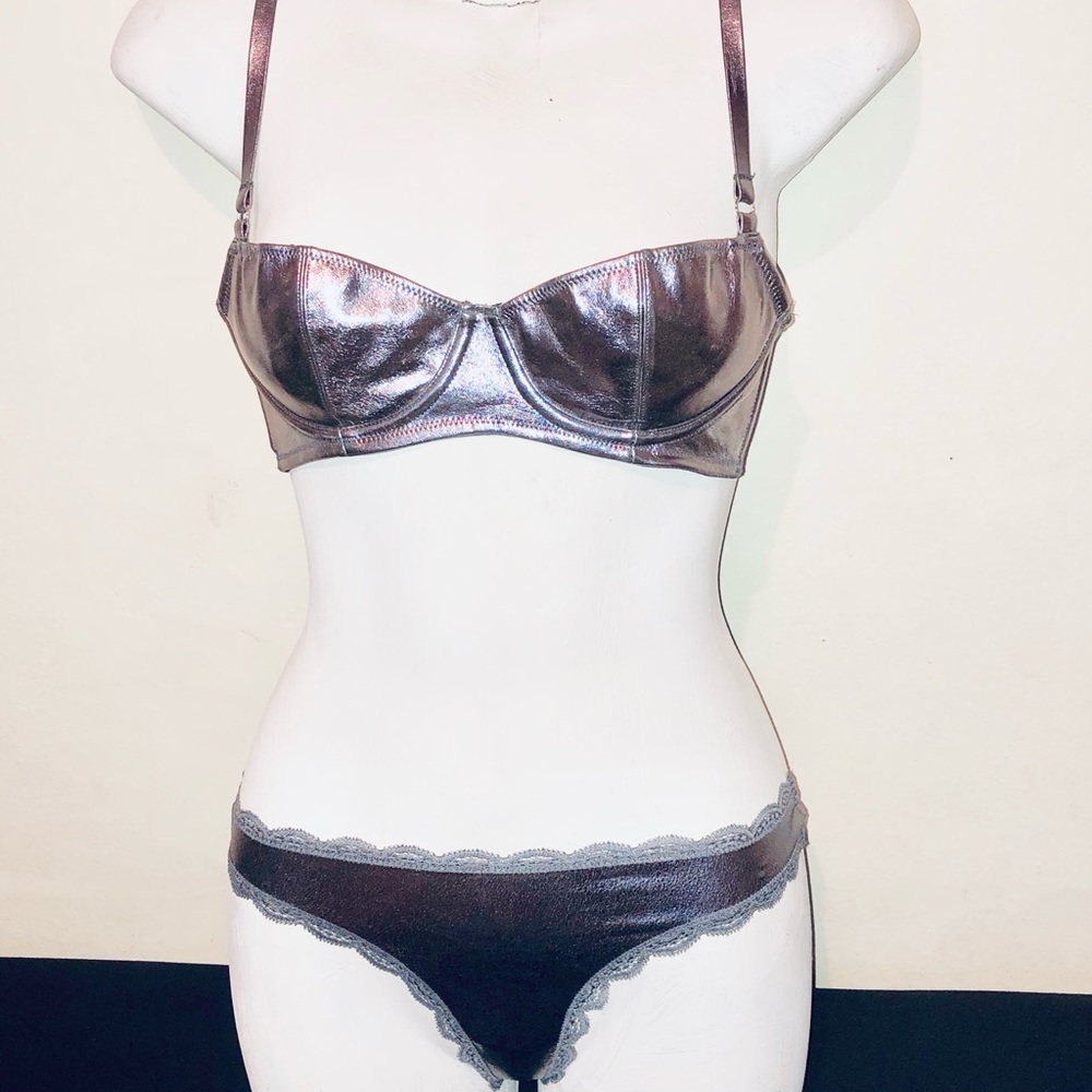 VICTORIA SECRET matching bra + panties